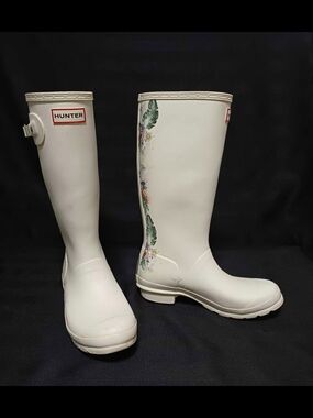 Hunter White Wellington Tall Women's Rain Boots w/ Floral Side Accent Sz 5/6 US